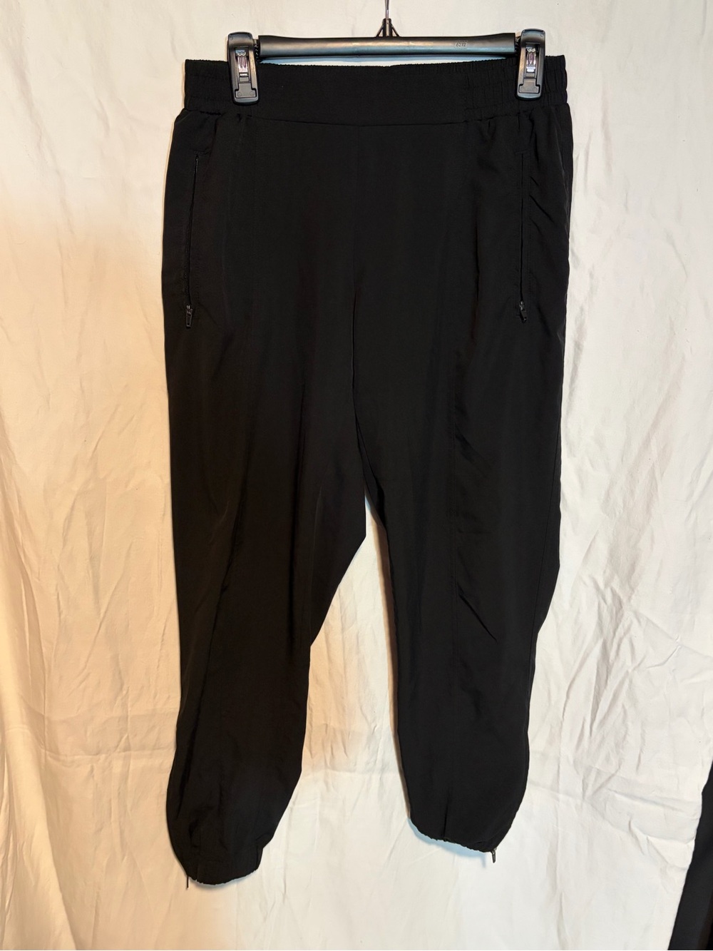 Old Navy Black Women’s StretchTech Joggers, size M